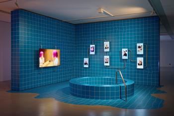Charlotte Eifler, feminism is a browser, 2018ff, Ausstellungsansicht © © Künstlerin, Foto A. Schmidt/Punctum Charlotte Eifler, feminism is a browser, 2018ff, Ausstellungsansicht © © Künstlerin, Foto A. Schmidt/Punctum