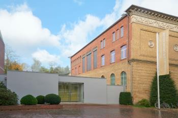 Wand an Wand: Der Oldenburger Kunstverein (links) und das Augusteum (rechts) © Sven Adelaide Wand an Wand: Der Oldenburger Kunstverein (links) und das Augusteum (rechts) © Sven Adelaide