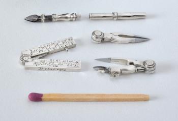 Das kleinste Proportionalzirkelset von Jean Baptiste Delure, um 1698, Paris. Ein Meisterstück aus Silber, das auch bei nur 2,7 cm richtige Ergebnisse liefert! Collection Rocca. © Arithmeum Das kleinste Proportionalzirkelset von Jean Baptiste Delure, um 1698, Paris. Ein Meisterstück aus Silber, das auch bei nur 2,7 cm richtige Ergebnisse liefert! Collection Rocca. © Arithmeum