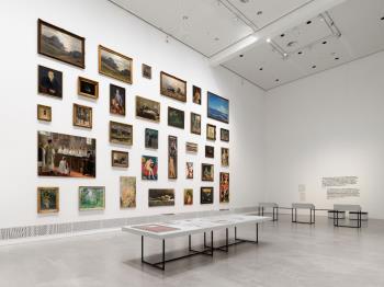 Ausstellungsansicht „Provenienzen. Kunstwerke wandern“, Berlinische Galerie © Foto: Roman März (abgebildete Werke: © VG Bild-Kunst, Bonn 2025) Ausstellungsansicht „Provenienzen. Kunstwerke wandern“, Berlinische Galerie © Foto: Roman März (abgebildete Werke: © VG Bild-Kunst, Bonn 2025)