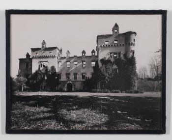 Die Brandruine Schloss Immendorf, um 1950 © © Klimt-Foundation, Wien Die Brandruine Schloss Immendorf, um 1950 © © Klimt-Foundation, Wien