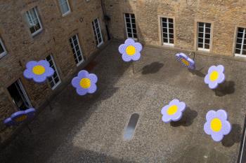 Minh Duc Pham, „Never Quite Right”, Installationsansicht Kunsthalle Osnabrück, 2025. Courtesy der Künstler © Lucie Marsmann Minh Duc Pham, „Never Quite Right”, Installationsansicht Kunsthalle Osnabrück, 2025. Courtesy der Künstler © Lucie Marsmann
