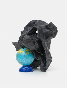 Rodney McMillian, Piggy Bank (globe II)  &copy;  Rodney McMillian, Courtesy the artist and Capitain Petzel, Berlin, Ph.: Gunter Lepkowski