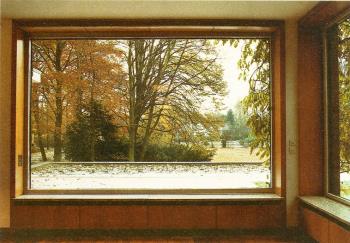 Günther Förg, Haus Lange, Krefeld, 1985, Farbfotografie gerahmt, 291 x 281 cm © Galerie Bärbel Grässlin Günther Förg, Haus Lange, Krefeld, 1985, Farbfotografie gerahmt, 291 x 281 cm © Galerie Bärbel Grässlin